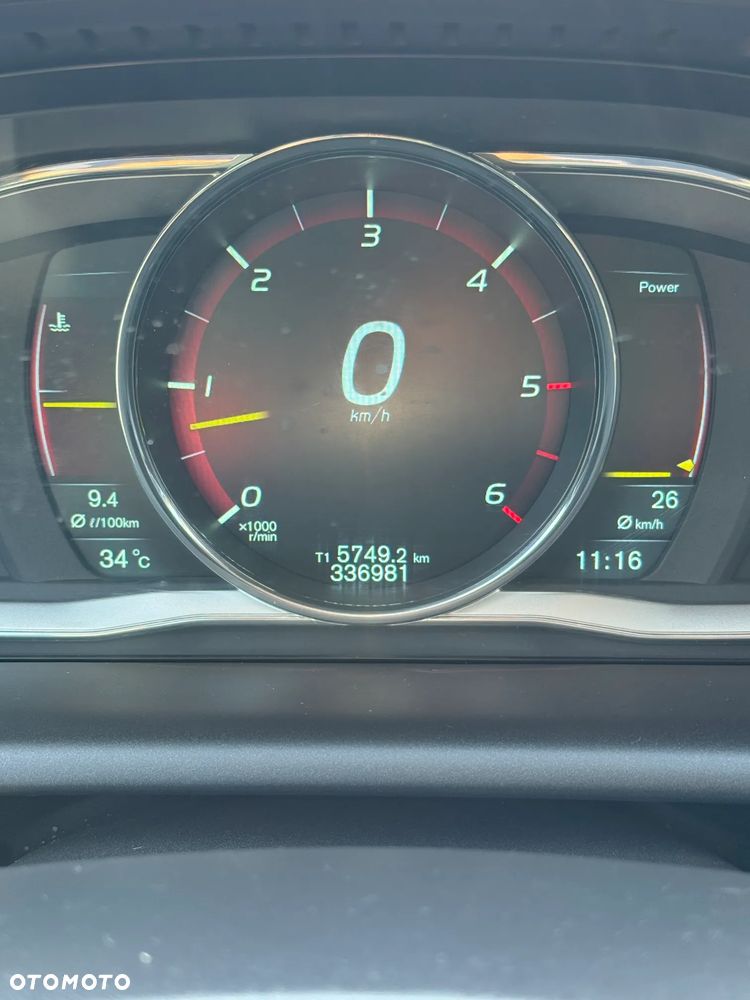 Volvo XC 60 D5 AWD Momentum - 23