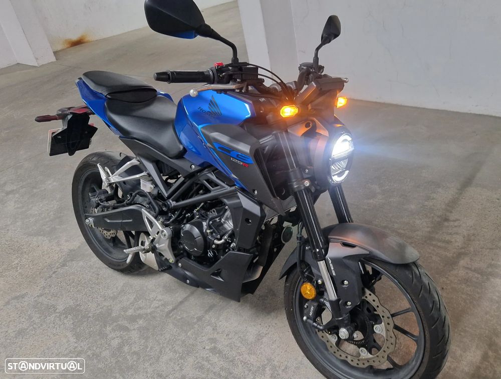 Honda CB 125R - 1