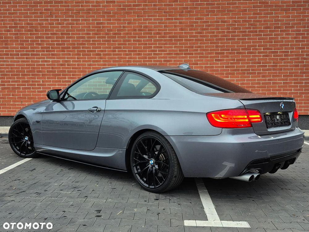BMW Seria 3 325d M Sport Edition - 11