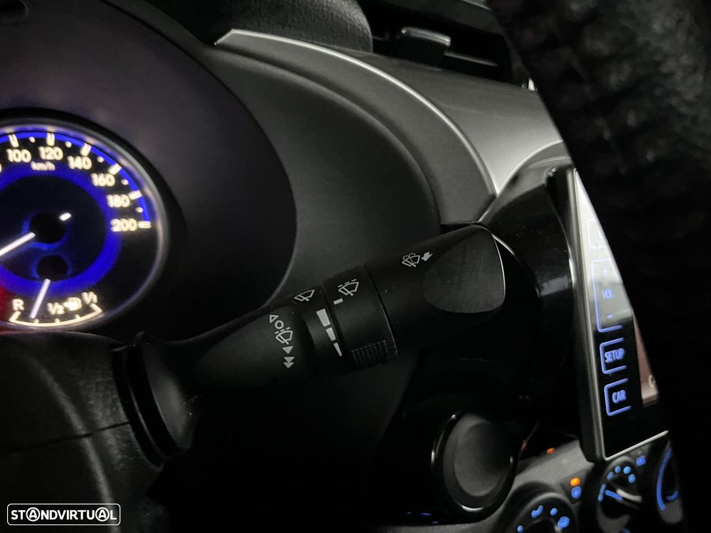 Toyota Hilux 2.4 D-4D 4WD CD Tracker S CA - 31