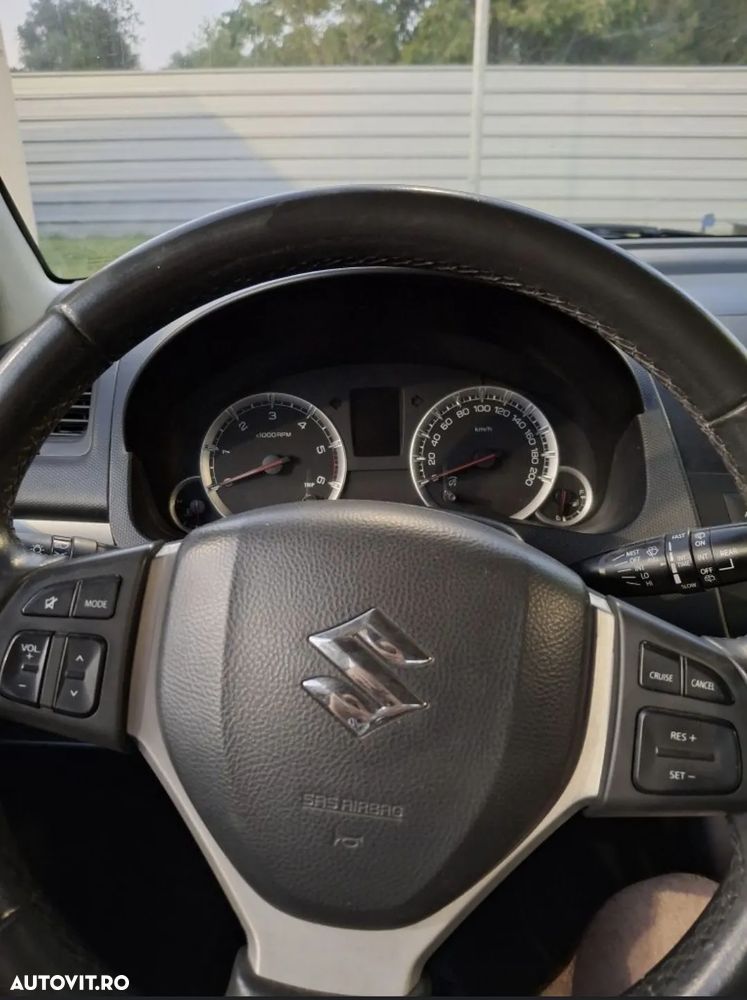 Suzuki Swift - 3