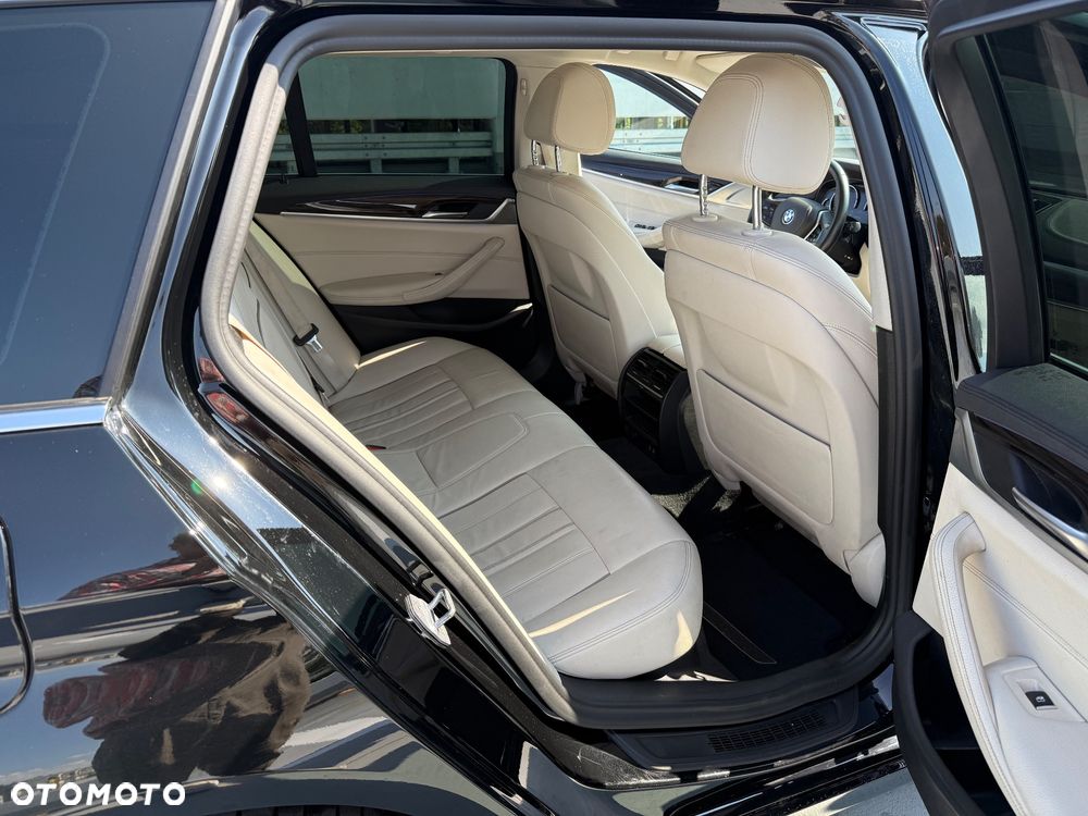 BMW Seria 5 520d xDrive Luxury Line - 24