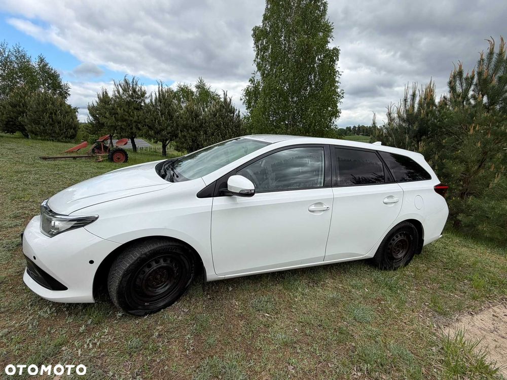 Toyota Auris - 2
