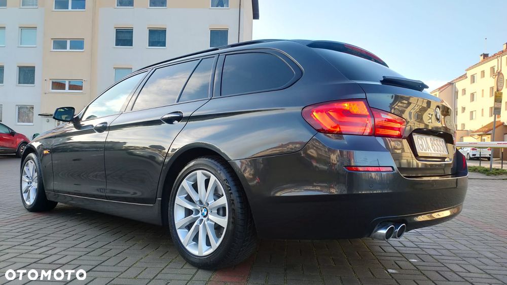 BMW Seria 5 525d Sport-Aut - 2