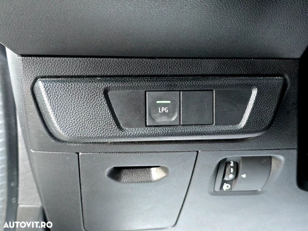 Dacia Logan TCe 90 MT5 Essential - 8