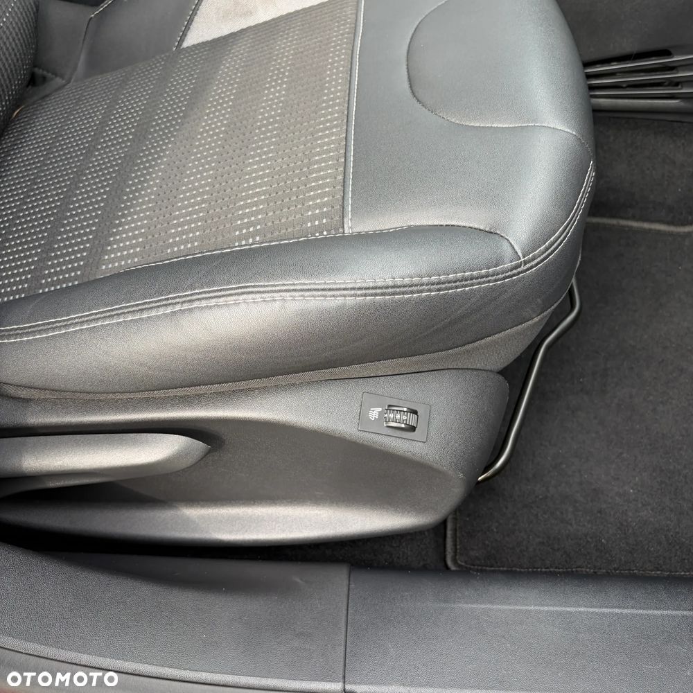 Peugeot 2008 1.2 Pure Tech GPF Allure S&S - 18