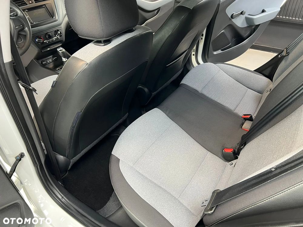 Hyundai i20 1.1 CRDi Comfort - 12