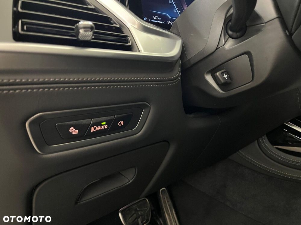 BMW X7 - 16