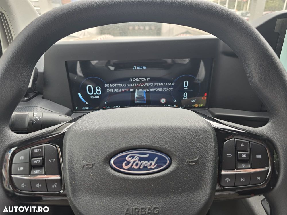 Ford Custom - 18