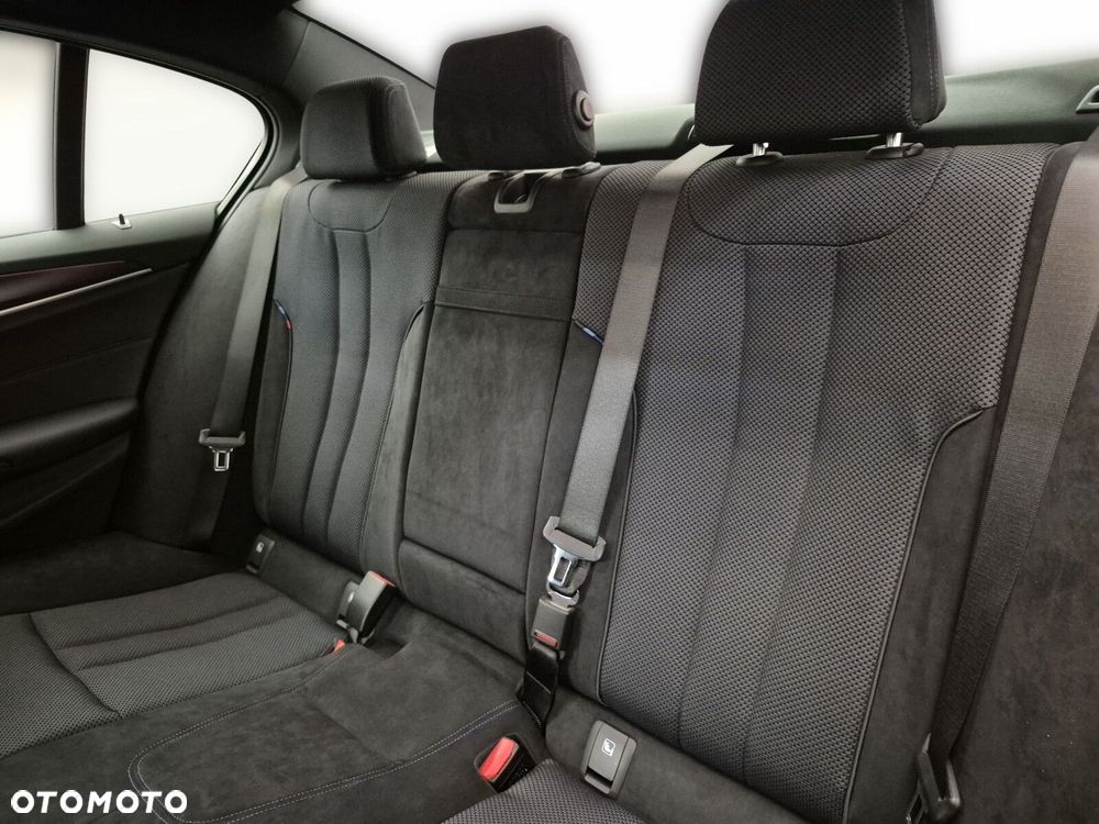 BMW Seria 5 520d xDrive M Sport sport - 18