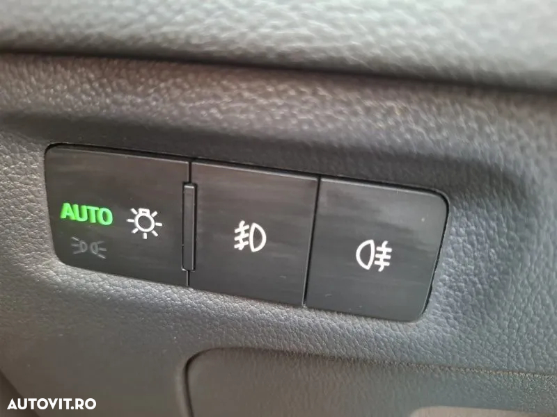 Skoda Octavia 2.0 TDI DSG Ambition - 21
