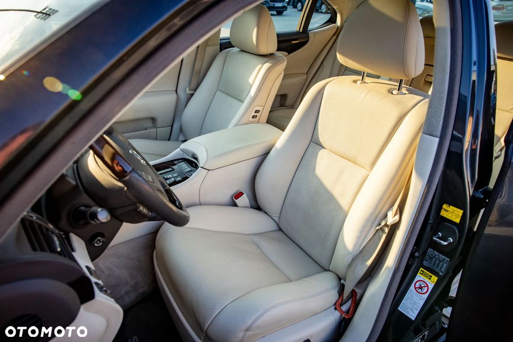 Lexus LS 460 Prestige - 15