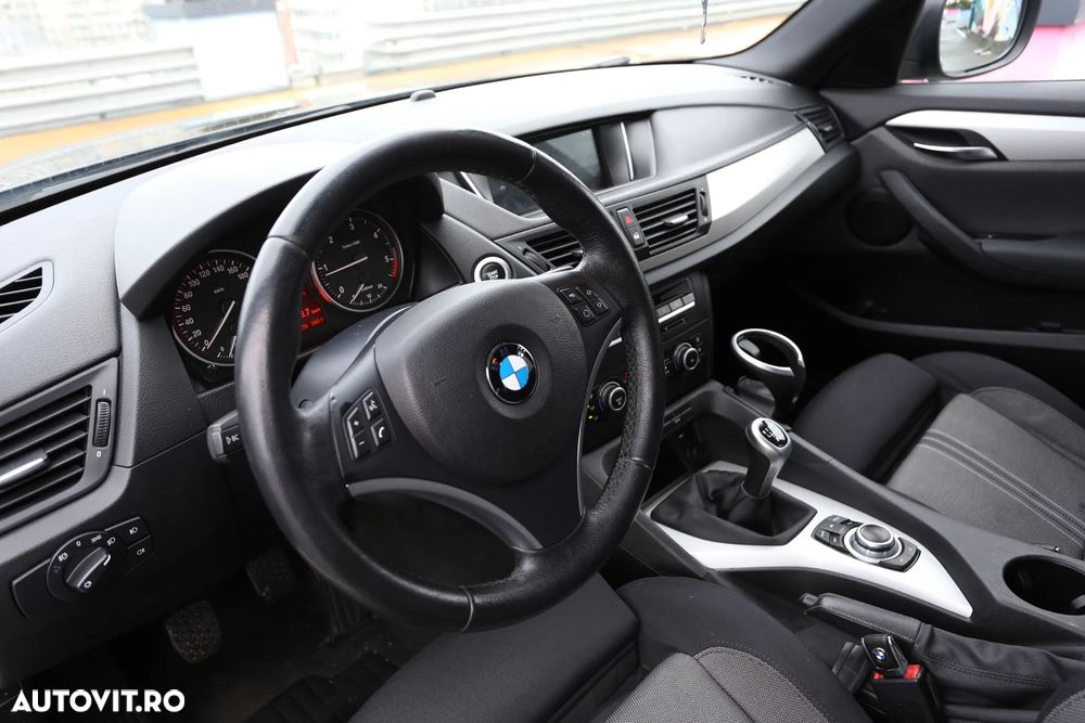 BMW X1 sDrive18d xLine - 12