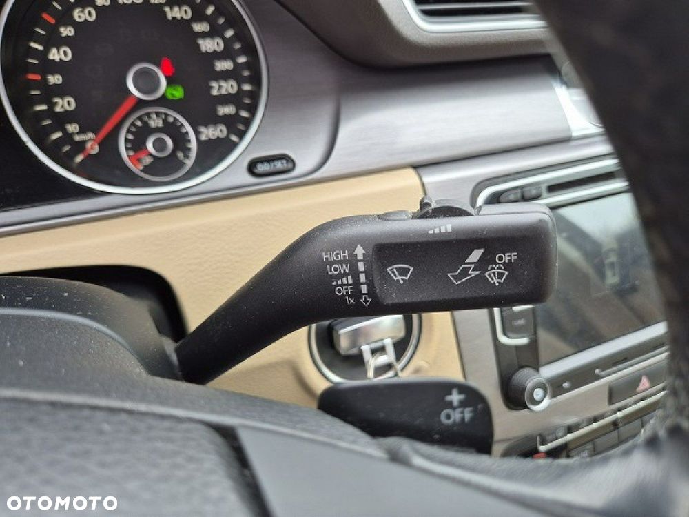 Volkswagen Passat - 23