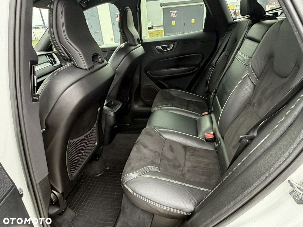 Volvo XC 60 D3 R-Design - 32