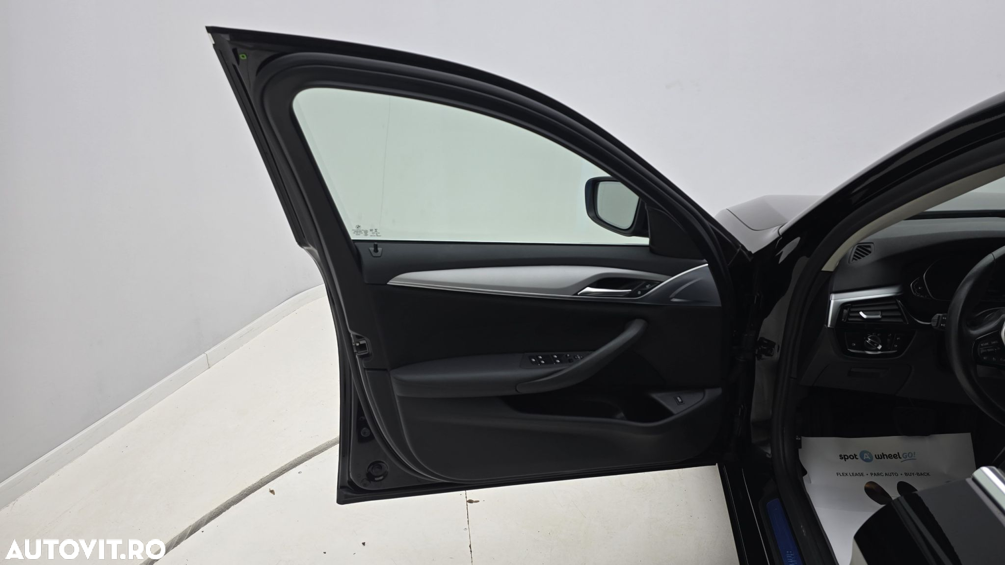 BMW Seria 5 520i AT MHEV - 10