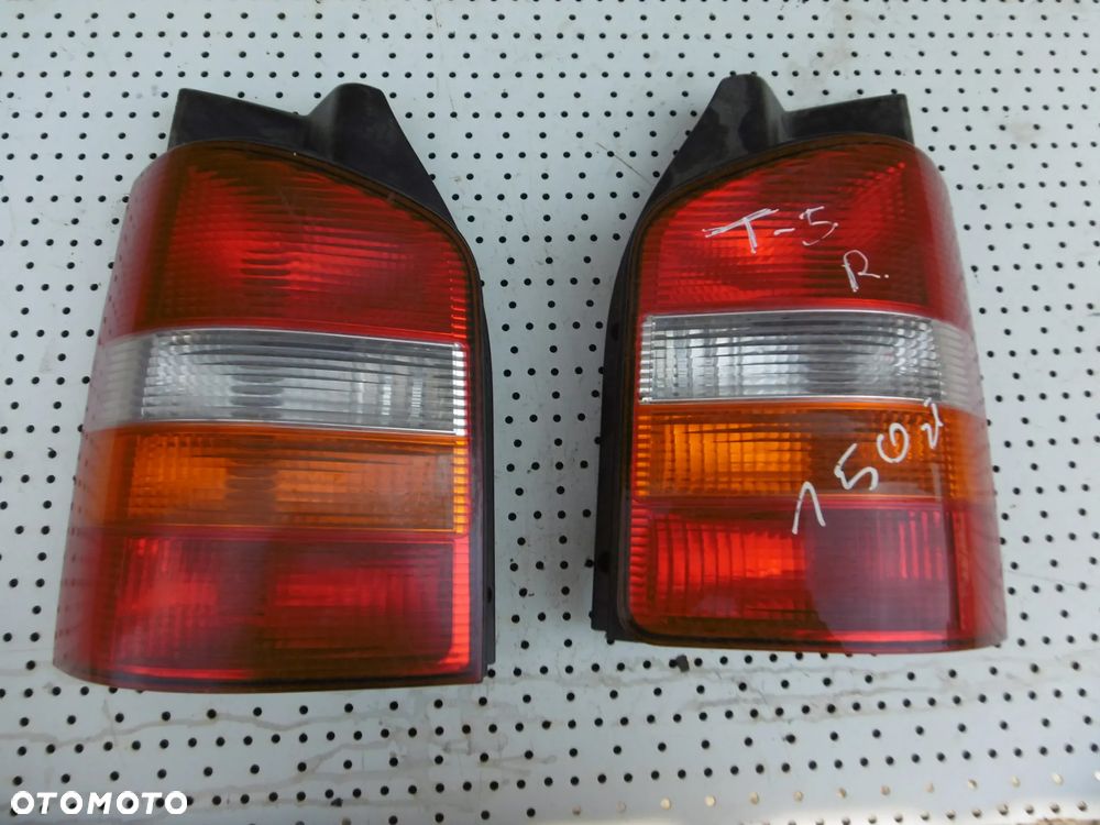 LAMPA TYLNA VW T5 - 1