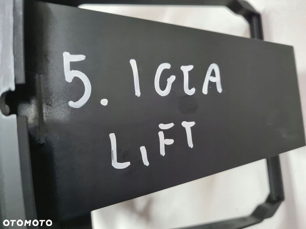 VW T5 LIFT MULTIVAN osłona ramka radia konsoli 7E5858011D - 5