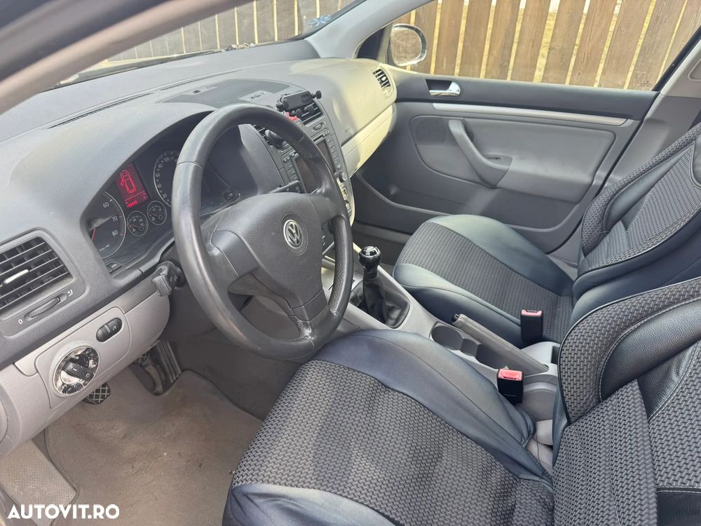 Volkswagen Golf 1.6 FSI Comfortline - 9