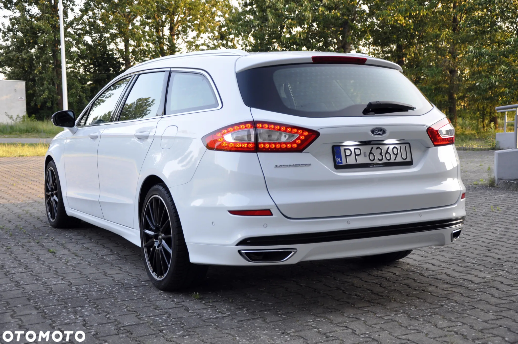 Ford Mondeo Turnier 2.0 TDCi PowerShift-Aut Allrad Titanium - 14