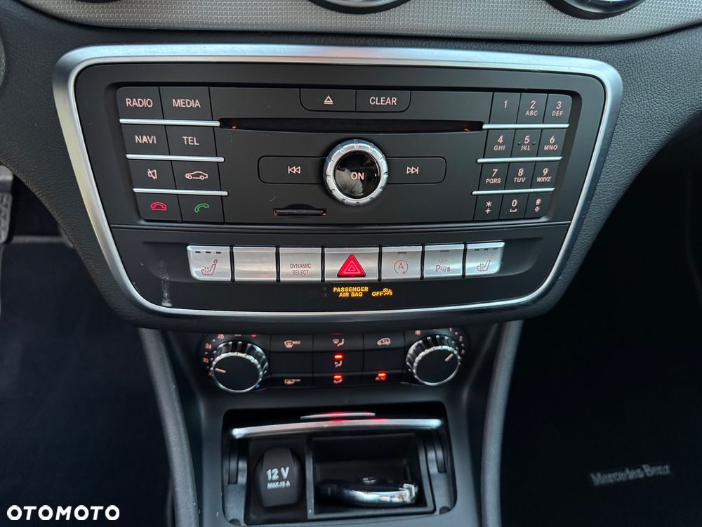 Mercedes-Benz CLA 200 AMG Line - 25