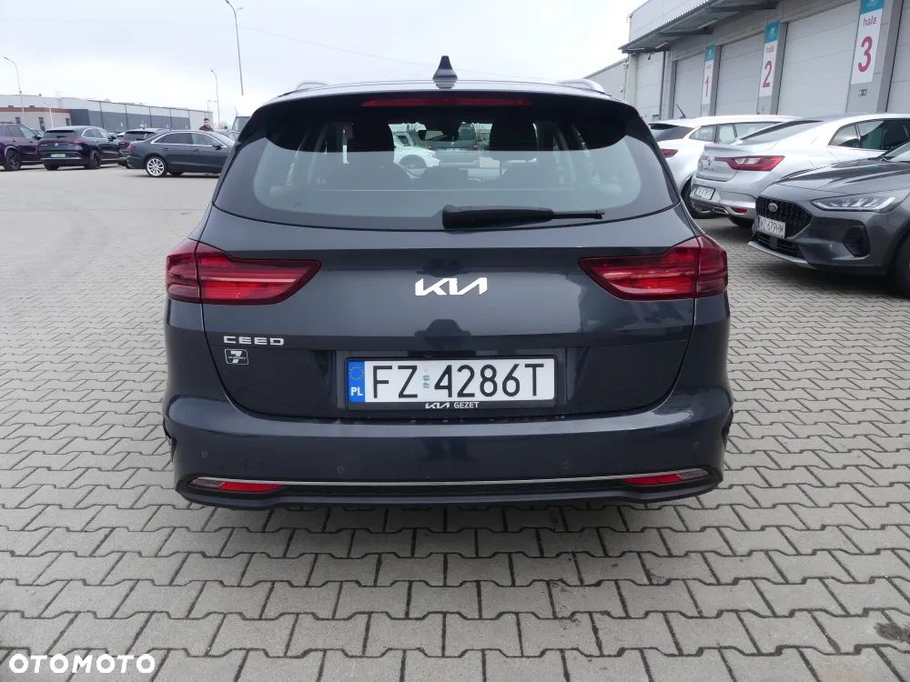 Kia Ceed 1.5 T-GDI Business Line DCT - 11