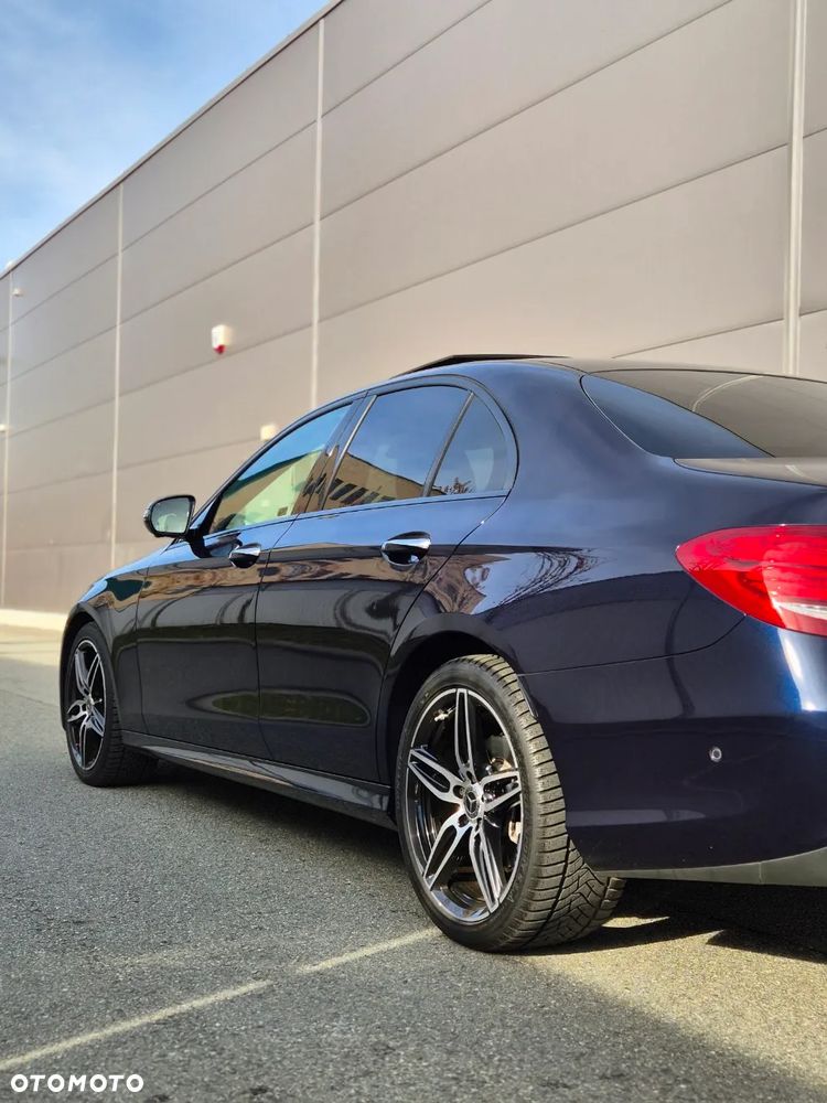 Mercedes-Benz Klasa E 220 d 4-Matic 9G-TRONIC - 4
