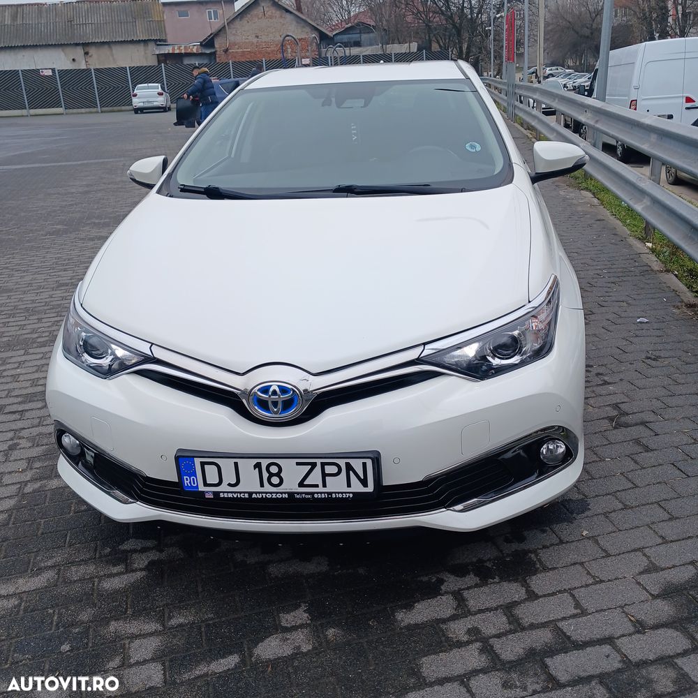 Toyota Auris 1.8 L VVT-i HSD Sol - 1