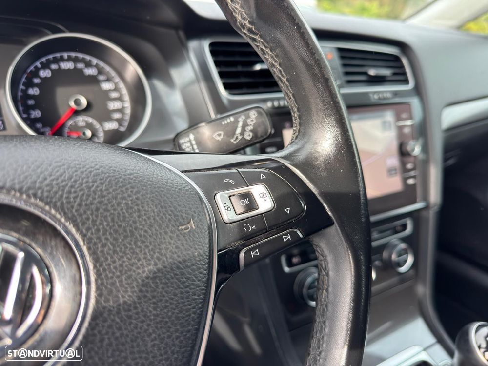 VW Golf 1.6 TDI Confortline - 22