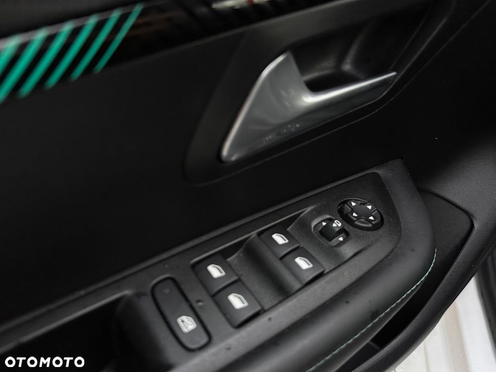 Peugeot 208 PureTech 100 Allure Pack - 27