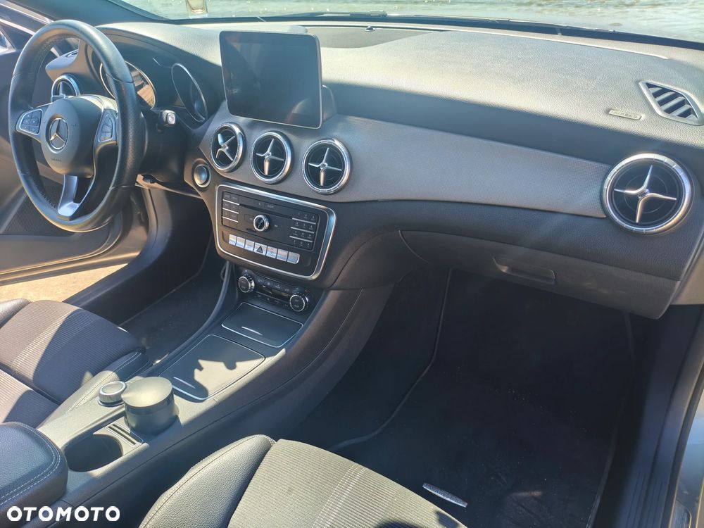 Mercedes-Benz CLA 220 d 7G-DCT - 15