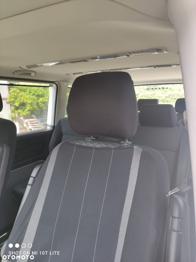 Volkswagen Multivan - 7