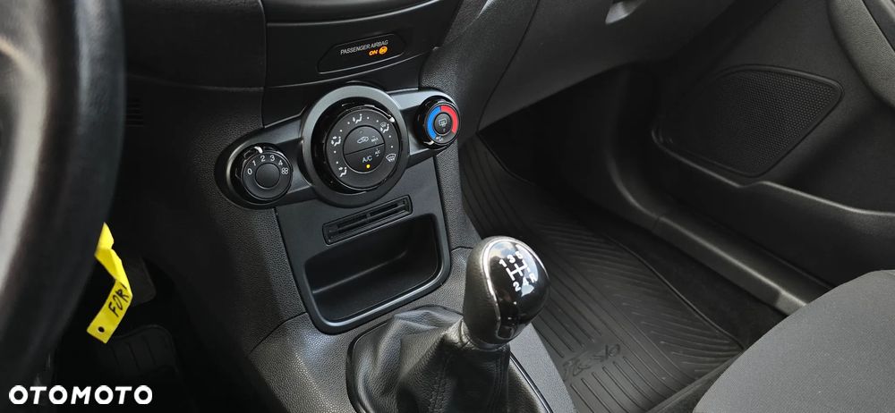 Ford Fiesta 1.0 EcoBoost S&S ST-LINE - 34