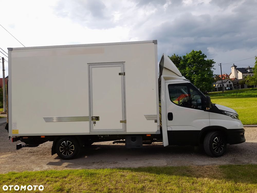 Iveco DAILY 35s180 silnik 3.0 180koni HI-matic Automatyczna skrzynia biegów FULL Wyposażenie!!! KONTENER 8 PALET 430X220X240 wysoki!! winada PALFINGER  Polski salon GWARANCJA przebiegu!!! - 5