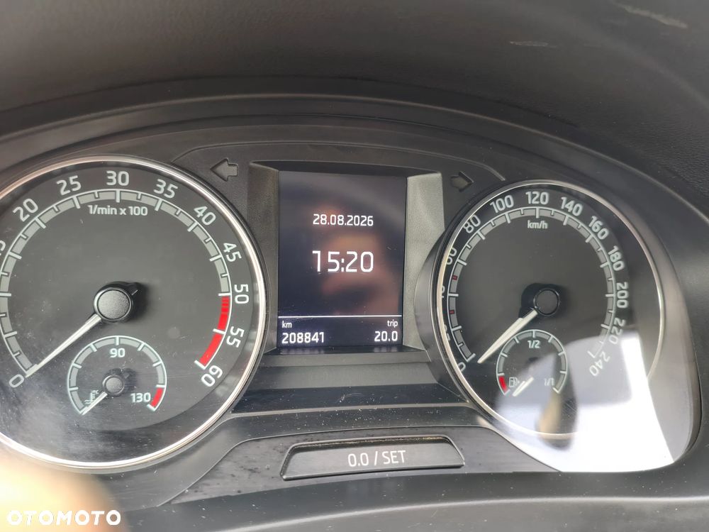 Skoda RAPID 1.6 TDI DPF Ambition - 11
