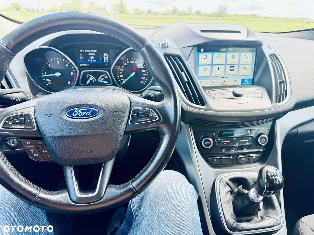 Ford Kuga - 8