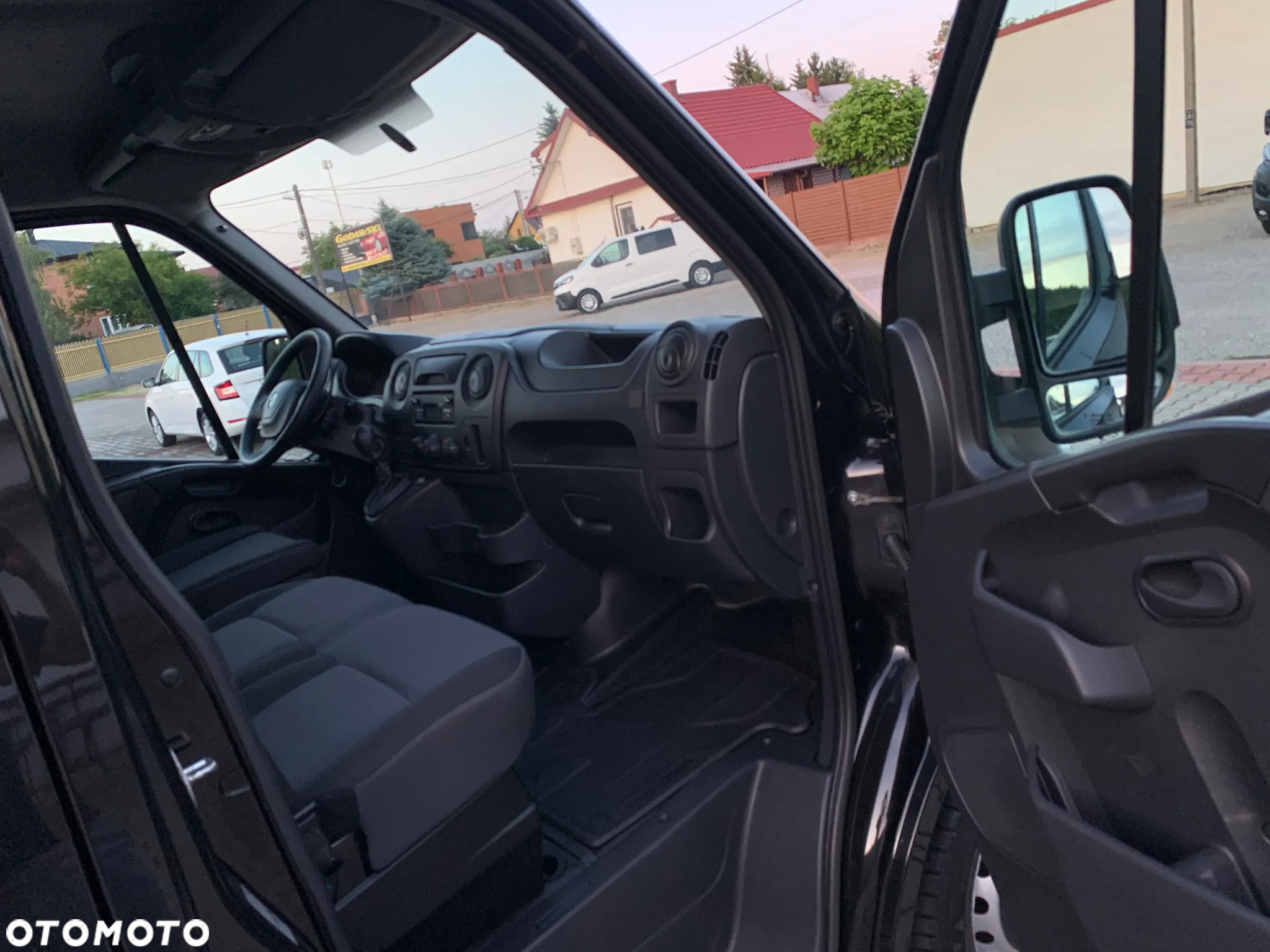Renault MASTER 2,3dci -130KM L3H2 - 20
