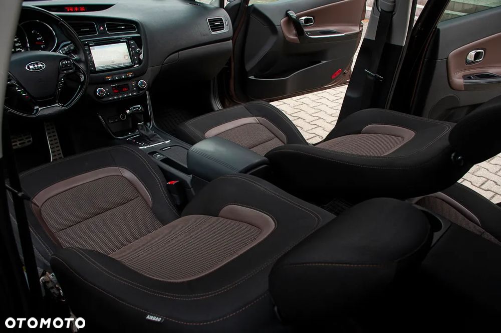 Kia Ceed 1.6 CRDi 136 DCT ISG Platinum Edition - 33
