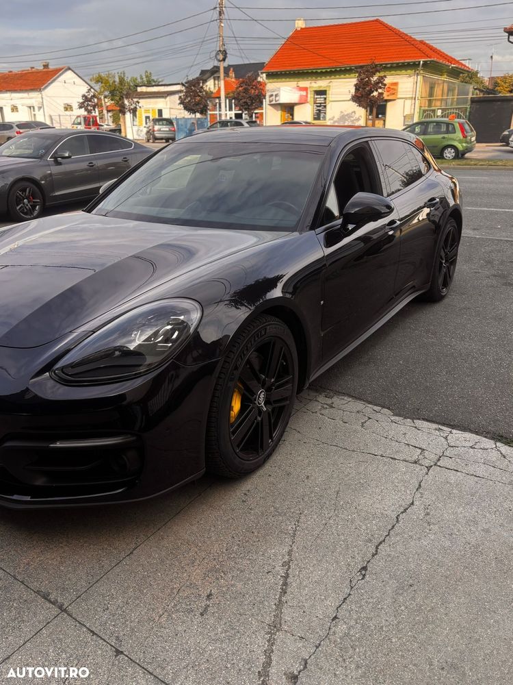 Porsche Panamera 4 E-Hybrid - 4