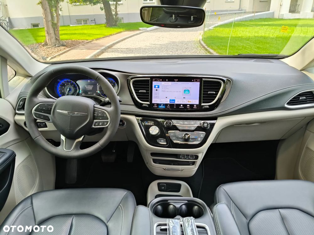 Chrysler Pacifica - 10