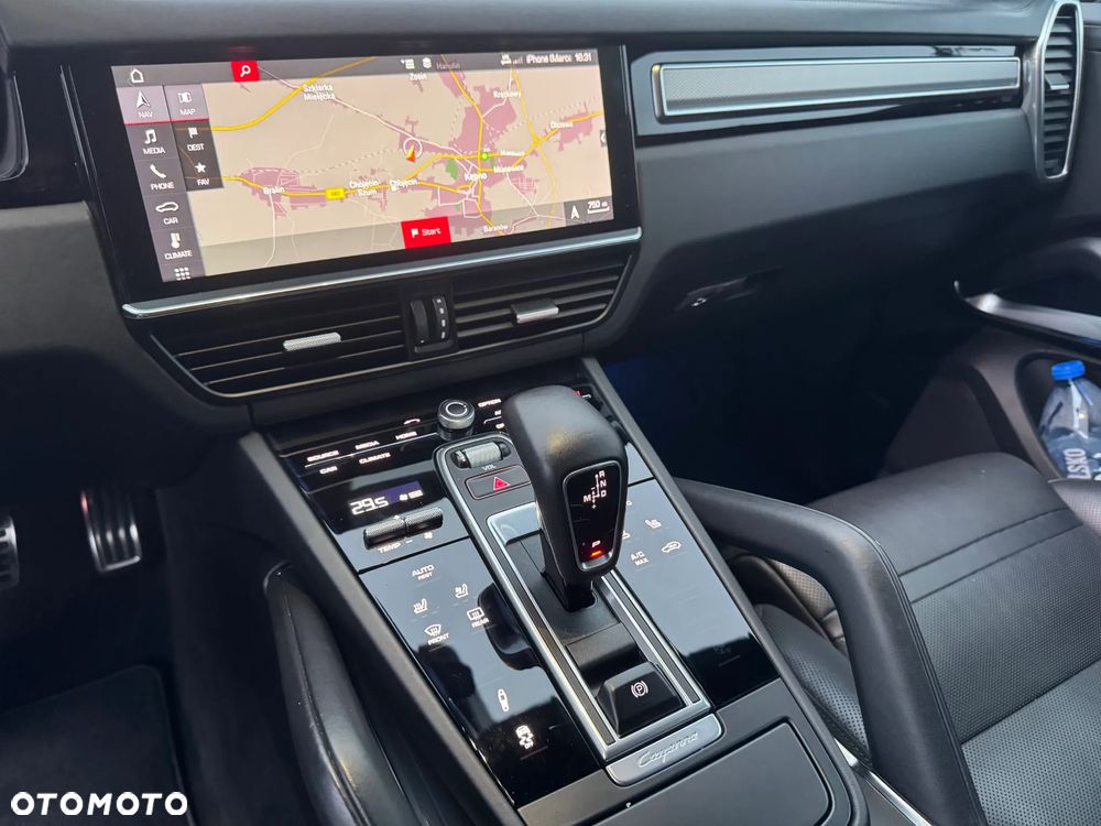 Porsche Cayenne Turbo - 24