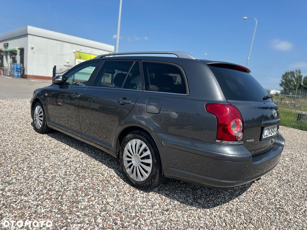Toyota Avensis 2.2 D-4D X Premium - 3