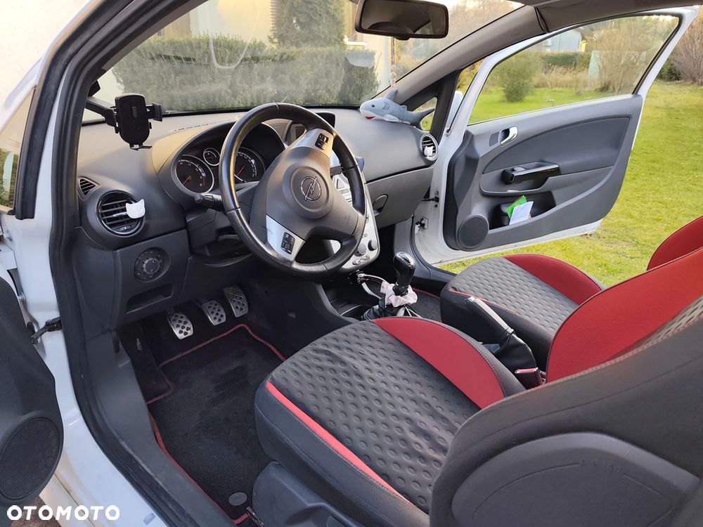 Opel Corsa ver-1-6t-gsi - 12