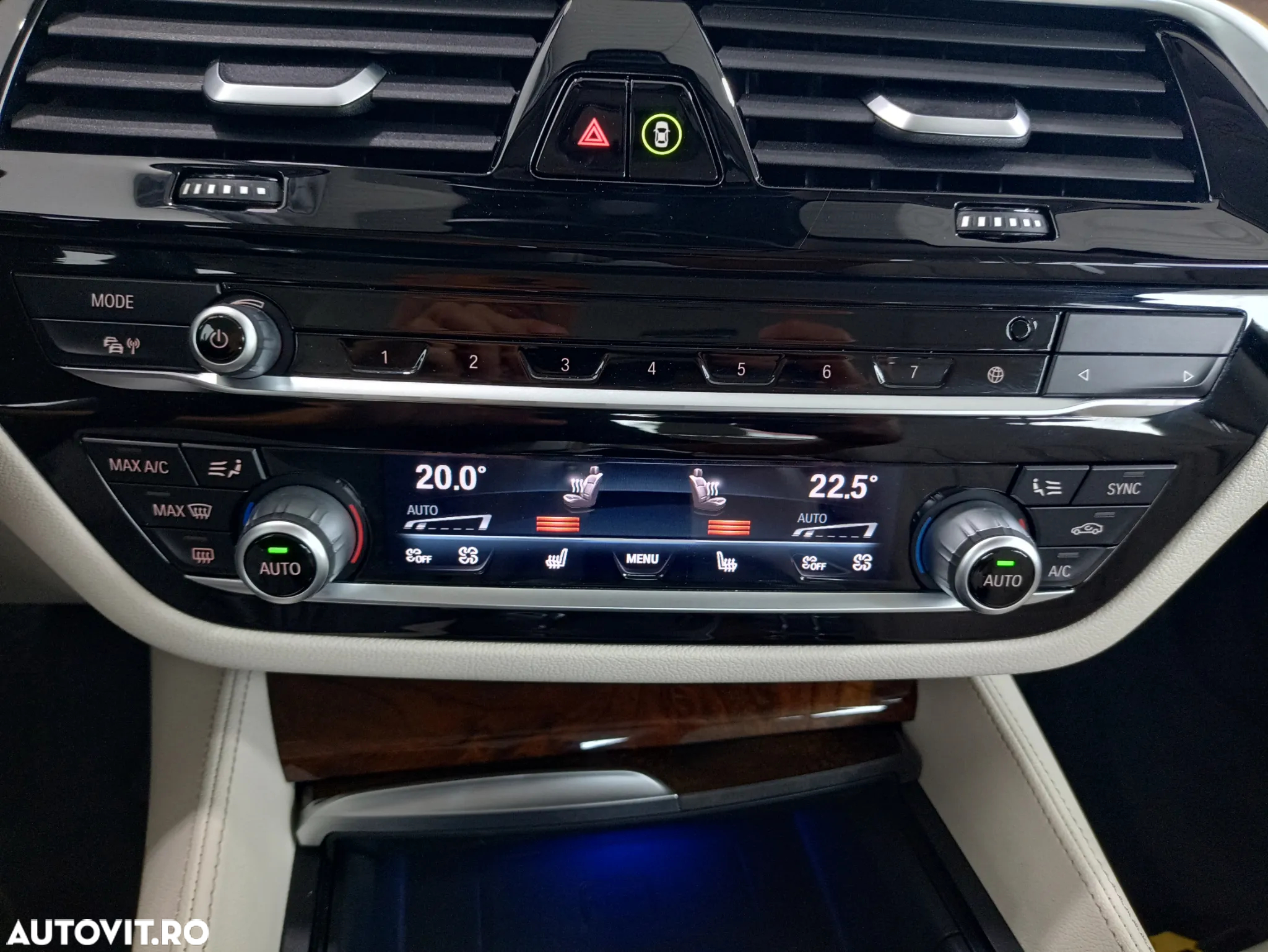 BMW Seria 5 520i Aut. Luxury Line - 15