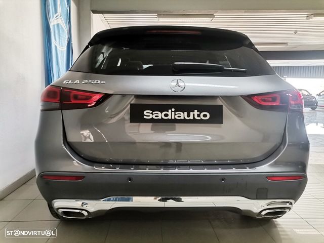 Mercedes-Benz GLA 250 e 8G-DCT Progressive Advanced - 4