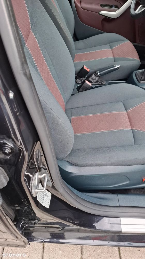 Ford Fiesta 1.6 Titanium - 25