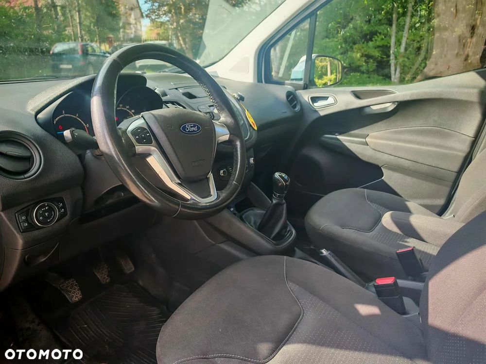 Ford Transit Courier - 8