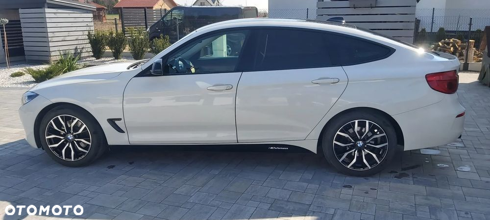 BMW 3GT 330i Luxury Line sport - 12
