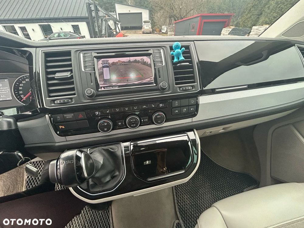 Volkswagen Multivan - 19