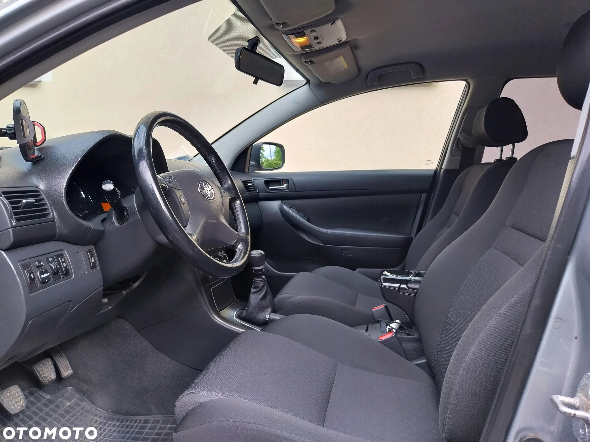 Toyota Avensis - 5